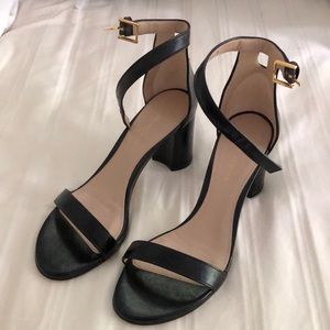 Stuart Weitzman Angeline Block Heel Sandala